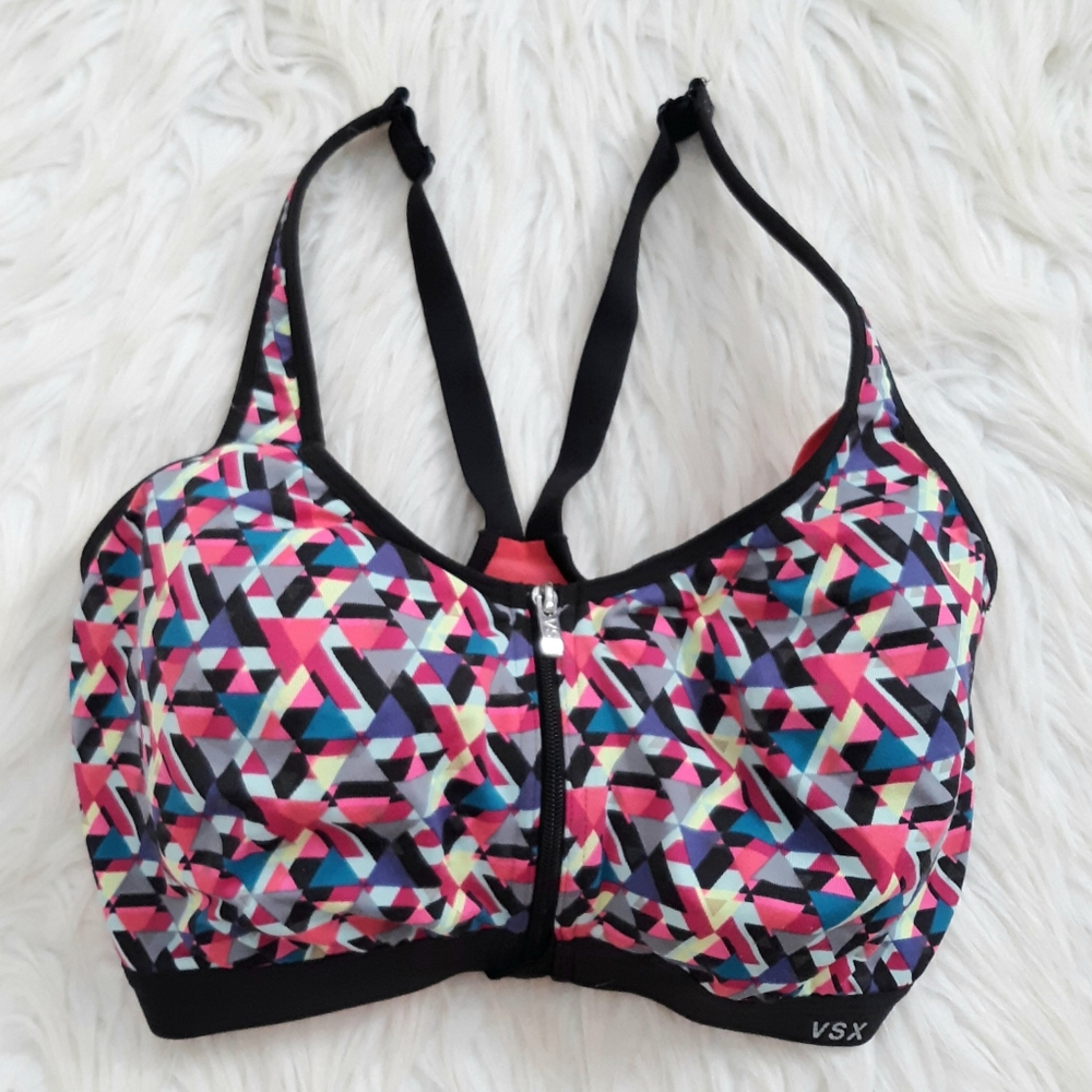 VS Knockout Sports Bra 32DDD